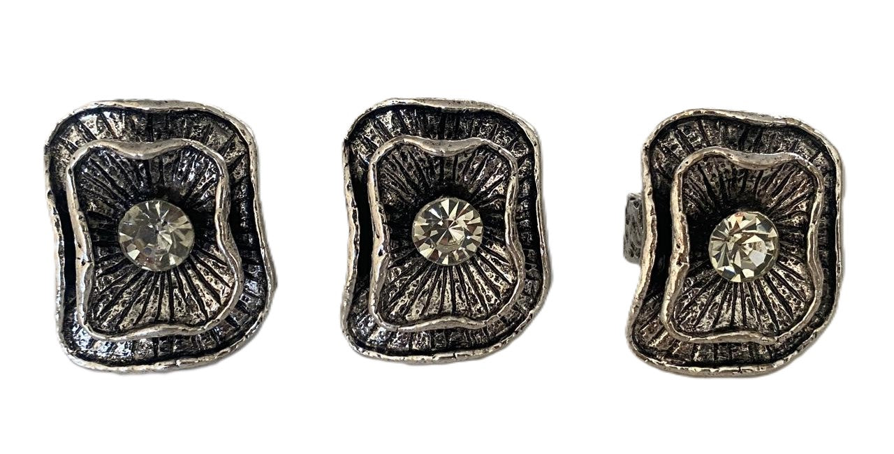 Anillo plateado rectangular