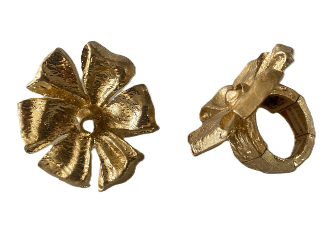 Anillo flor dorado