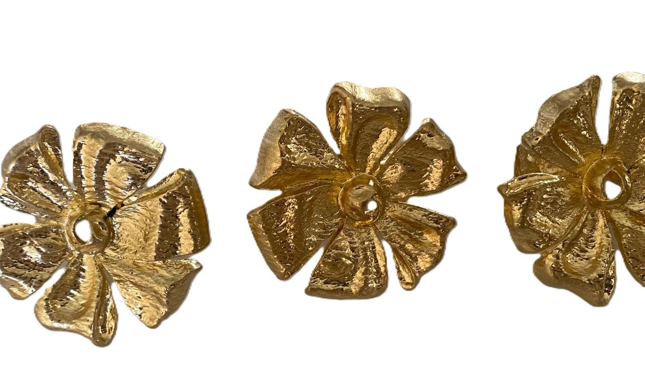 Anillo flor dorado