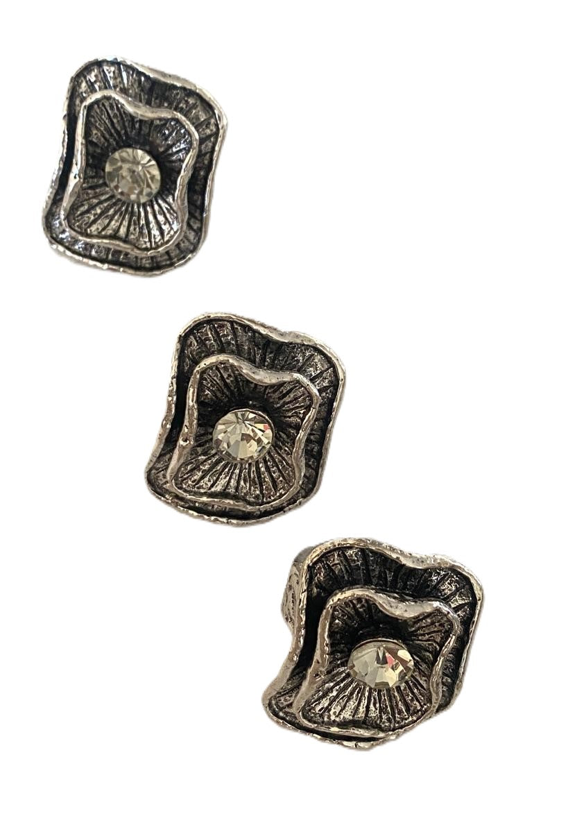 Anillo plateado rectangular