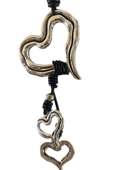 Collar corazones plateado