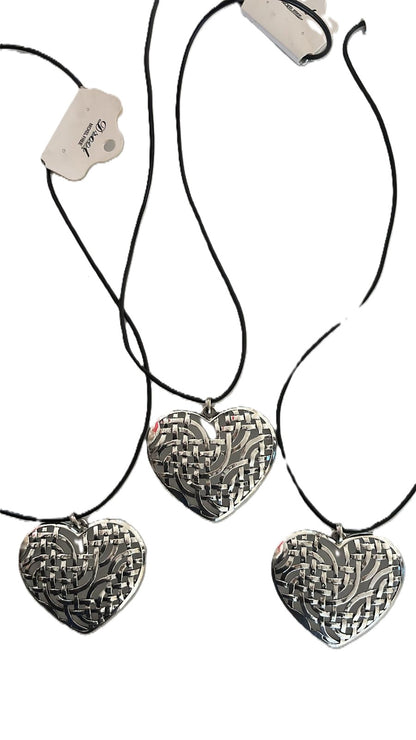 Collar Corazón Grande color plata