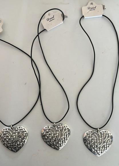 Collar Corazón Grande color plata